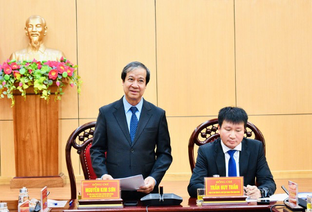 Bộ trưởng GD-ĐT: Sắp xếp trường 'không chạy theo chỉ tiêu gượng ép'